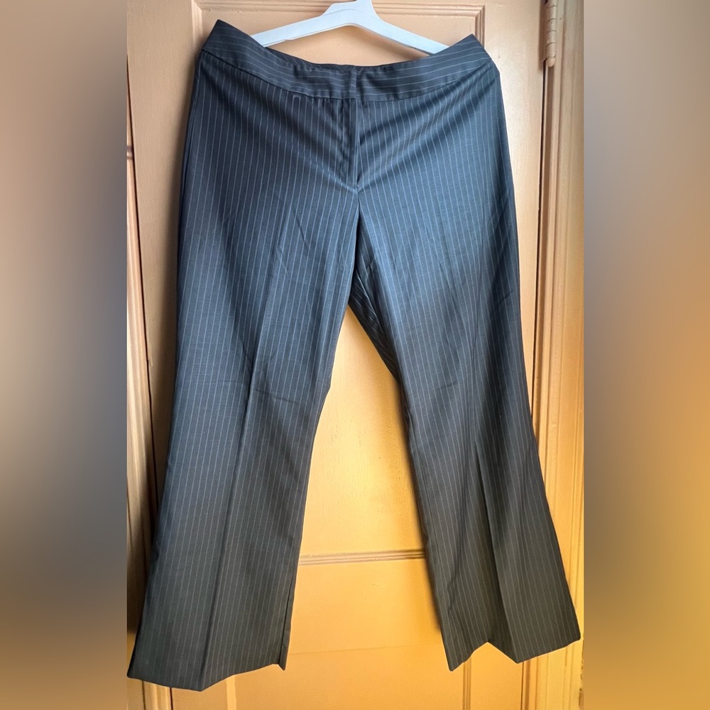 🩶 New York & Company Dark Gray Stretch Dress Pants – Size 14 (Average) 🩶